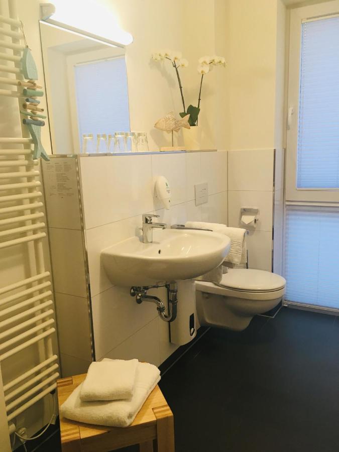 Pension Seecafe Zarrentin am Schaalsee Dış mekan fotoğraf