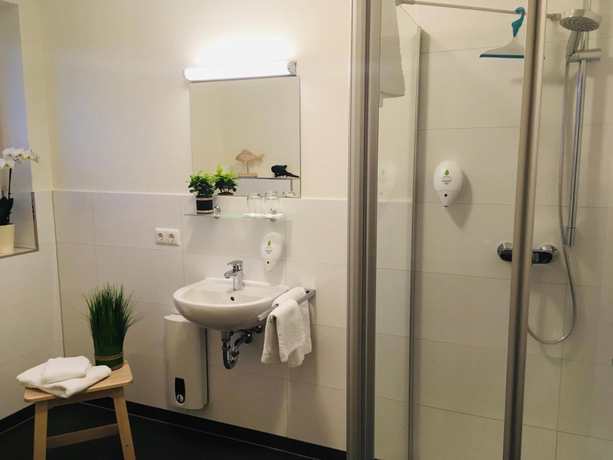 Pension Seecafe Zarrentin am Schaalsee Dış mekan fotoğraf